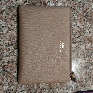 COACH Wristlet (TAUPE)